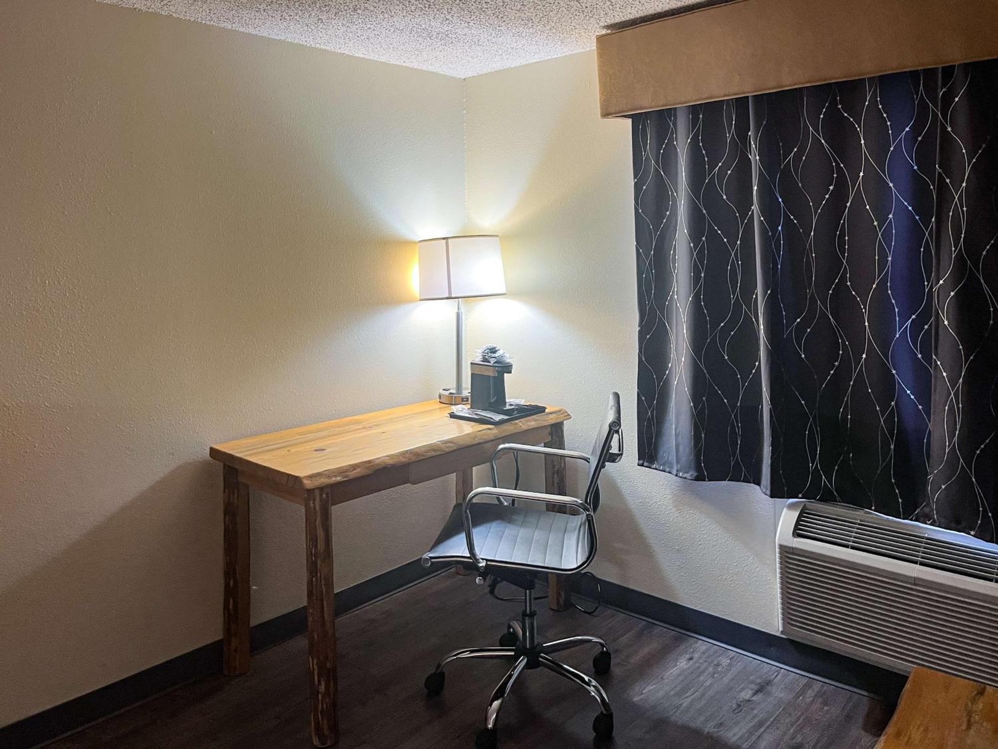 Studio 6 Suites Butte Mt I-90 I-15 Экстерьер фото